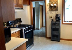 Downtown Sister Bay Cottage (walk to everything), Open Year Round.