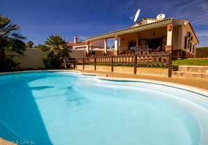 DRA001 Chalet con Piscina Privada y Jardín