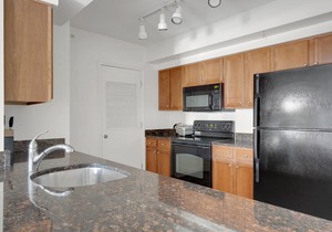Dreamy Logan Circle 2BR w/Gym, W/D & Pool, walk to bars by Blueground