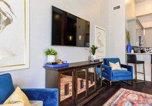 💙 DWNTWN NOLA CHARMER,WITH ALL THE FEELS! 2BR+QUEEN Sleeper Sofa+Private Balcony💙The Steamboat