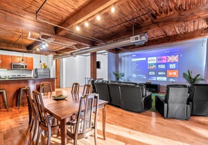 DWTN Loft✦160" Theater Screen✦Walk to Attractions✦Private Balcony