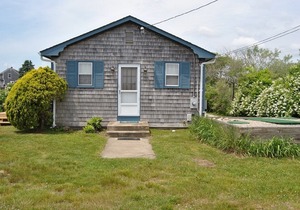 East Matunuck Beach Cottage in South Kingstown