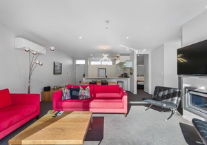 Edgar Rise, 500m from Queenstown CBD