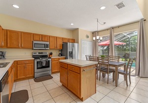 Elegant 6 bedroom home in the Solana Resort