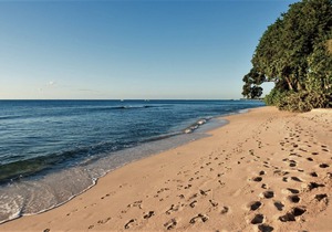 Elegant Beach Townhouse, private pool, 2 bedrooms