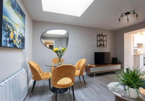 Elliot Oliver - Modern 2 Bedroom Town Centre Apartment