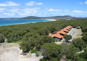 Emu Beach Chalets