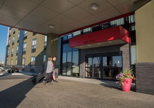 Encore Suites by Service Plus Inns