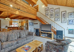 Enjoy a Shared Hot Tub, Sauna & Pool When Staying in This Spacious Condo