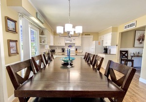 ENJOY BAY VIEWS! Bayfront home, shady front porch 2 boat docking areas, gameroom to watch TV, A short bike ride or walk to Avalon's fine business district for ice cream, dining, mini golf, shopping and more.