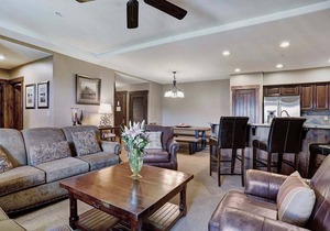 Enjoy Crystal Peak Lodge 7304, aSki-in/Ski-out condo at the Base of Peak 7.