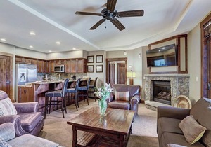 Enjoy Crystal Peak Lodge 7304, aSki-in/Ski-out condo at the Base of Peak 7.