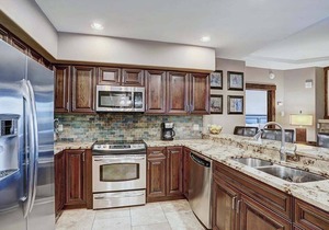 Enjoy Crystal Peak Lodge 7304, aSki-in/Ski-out condo at the Base of Peak 7.