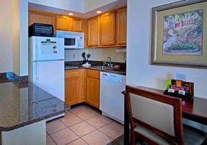 Equipped Suite Near CHA | Indoor Pool + Gym Access