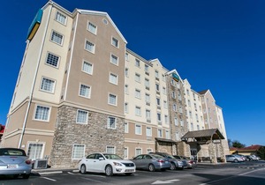 Equipped Suite Near CHA | Indoor Pool + Gym Access