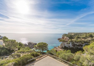 ES JAÇ - Chalet with terrace in Cala s'Almonia.