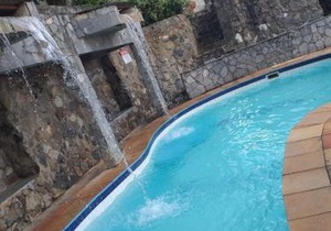 ESCAPE PARA O PARAISO, Casa Mobiliada com PISCINA e Salão de jogos, 300mt da PRAIA