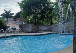 ESCAPE PARA O PARAISO, Casa Mobiliada com PISCINA e Salão de jogos, 300mt da PRAIA