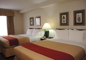 Evergreen Inn & Suites