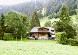Exclusive, Charming 4 Bedroom Chalet near Gstaad