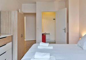 Executive La Defense Terrace | 3 Bed Apt in Paris