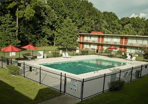 Express Inn & Suites