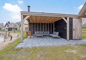 Extra luxury 8-person accommodation in the holiday park Landal Drentse Lagune