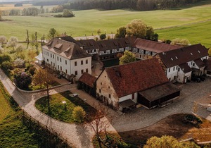 extraordinary rooms in manor from 16. Century in a fantastic secluded location