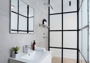 Extravagant 3BR & Jacuzzi by HolyGuest