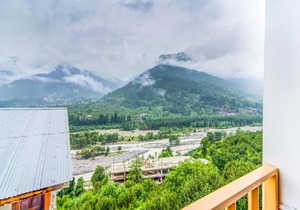 FabHotel Bhrigu