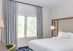 Fairfield Inn & Suites - King Bedroom