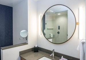 Fairfield Inn & Suites - King Bedroom