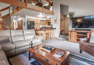 Fall Getaways Available! Corner Condo with Shared Hot Tub, Near the Free Shuttle Stop to Town!