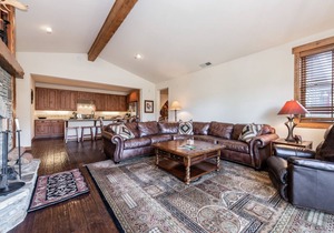 Fall Stays Available! Light-filled Townhome with Amazing Mountain Views!