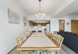 Falls 77 - Walk-in level 3 Bedroom Condo