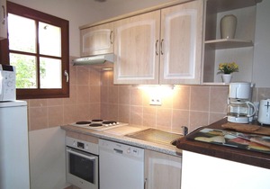 Family-friendly Holiday Resort * swimming pool, spa, tennis, games, bar, etc.