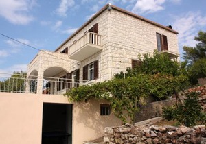 Family friendly seaside apartments Sumartin, Brac - 5771