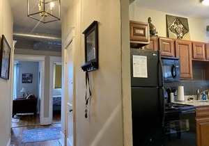 Family-friendly suite with King+Queen beds-Steps to Metrolink Off-Street Parking