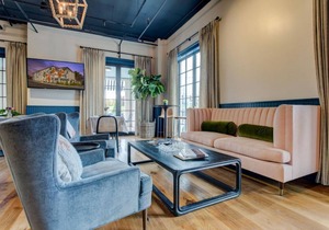 Family-Friendly Vacation! 4 Spacious Units, FREE Parking, Steps to Red Mile!