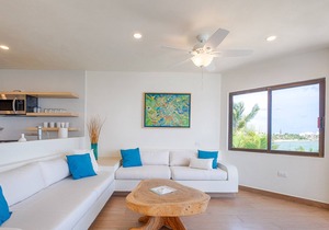 Family perfect penthouse with spectacular views! Enjoy the AC and Wifi!