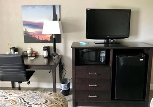 Fantastic Deal! 4 Lovely Units, Free Breakfast, Near SteelStack, Pet Friendly!