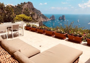Fantastica villa con vista sui faraglioni