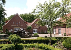 FeWo 1 in historic Spieker on cycling and hiking routes with golf course