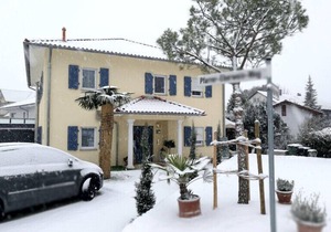 FeWo Luino, 50qm, 1 Schlafzimmer, max. 4 Pers., WLAN, Parken, Wasch- & Geschirrspülmaschine, Balkon