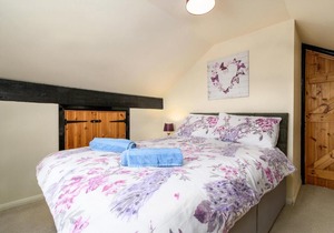 Finest Retreats - Abersant Cottage - Sleeps 5 with Hot Tub