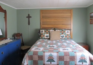 Finley's Riverside Cabins | Cabin B