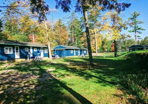 Finley's Riverside Cabins | Cabin #E