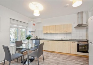 Finsbury Park Station Apartment! (C)