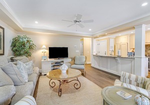 First Floor Villa with Lagoon Views and within walking distance of the beach