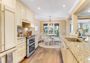 First Floor Villa with Lagoon Views and within walking distance of the beach